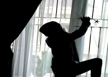 Diduga Mencuri, Pria di Tebet Babak Belur Dikeroyok Massa