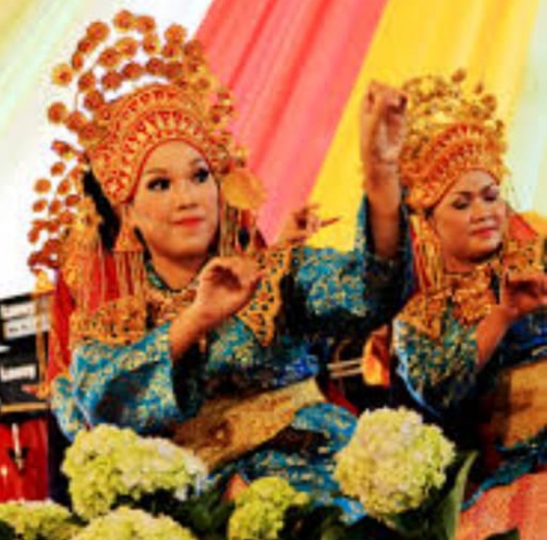 Tari Makan Sirih, Persembahan KhasMasyarakat Riau