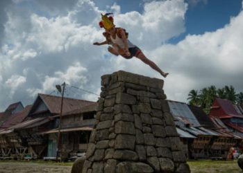 Fahombo, Ujian Bagi Pria Nias Menuju Kedewasaan   ‎