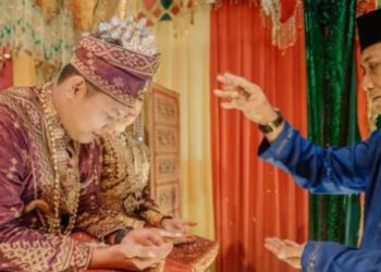 Kebahagiaan dalam Balutan Tradisi Tepung Tawar  