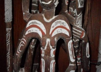 Seni Pahat Suku Asmat, Warisan Tradisional yang Mendunia   ‎