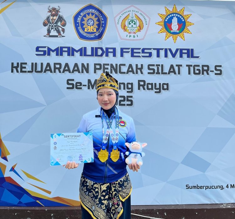 Harumkan Nama Bengkulu, Izzatul Azizah,  Ukir Prestasi di Dua Kategori  Pada Kejuaraan Pencak Silat Smamuda Festival Championship Se-Malang Raya