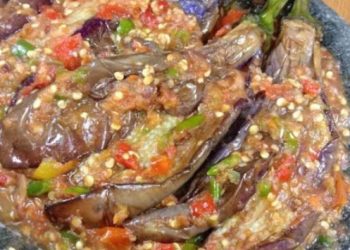 Simpel & Nendang Ala Pecak Terong Kuah Santan Pedas  ‎