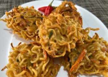 Hmm Gurihnya Bakwan Mie Instan 